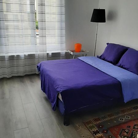 Appartement Cosy De Centre Ville Charenton-le-Pont Luaran gambar